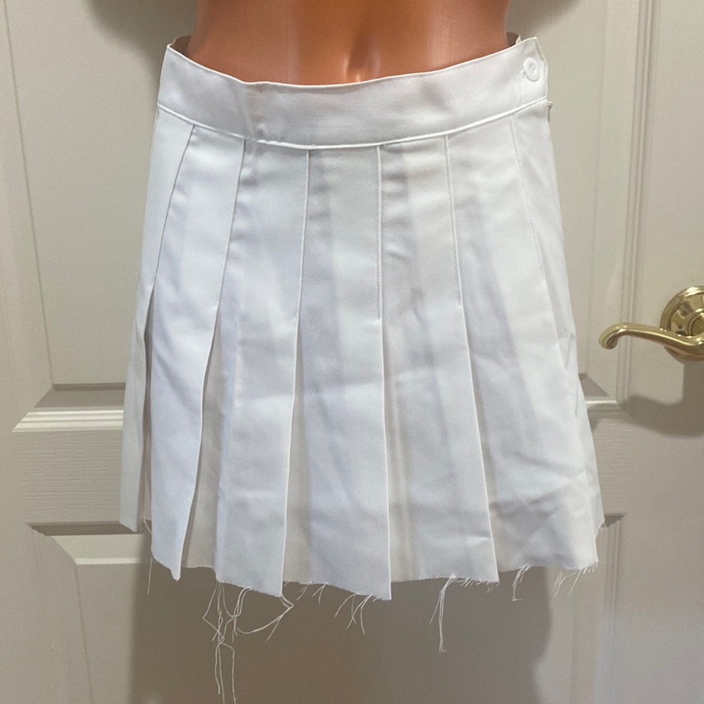 CHEERLEADING White Pleated Skirt Edgy Raw Edge M Medium EUC Cheer Punk Grunge